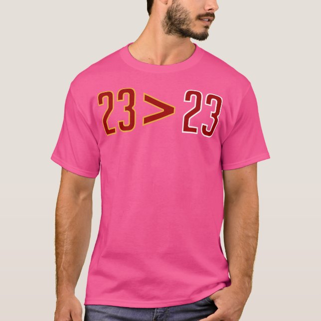 Lebron Underbarare än Jordanien (svart) T Shirt (Framsida)