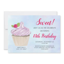 Lecker Rosa Cupcake med Jordgubbe på toppen födels