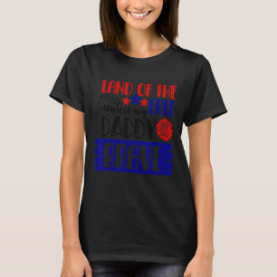 Ledig mark eftersom min pappa är Modig 4:e T Shirt