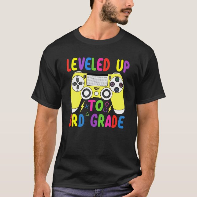Ledig upp till 3:e Klass-grafikstyrenheten tre T Shirt (Framsida)