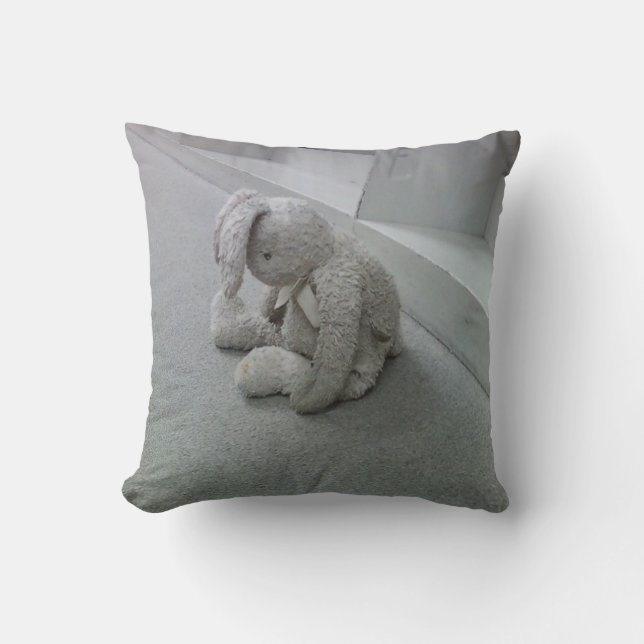Ledsen Bunny Pillow Kudde (Framsida)