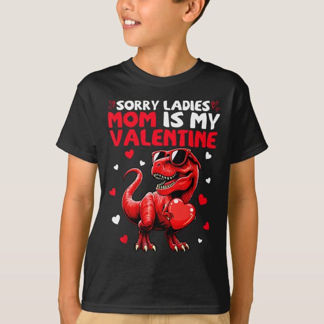 Ledsen damer mamma är min älskling dinosaurie håll t shirt (Framsida)