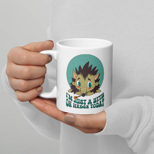 Ledsen liten hedgehog kaffemugg