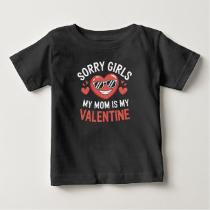 Ledsen tjejer min mamma är min valentine dag rolig t shirt