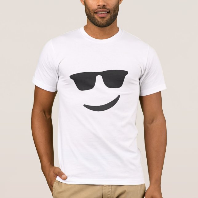 leende emoji med roliga t-shirt-design t shirt (Framsida)