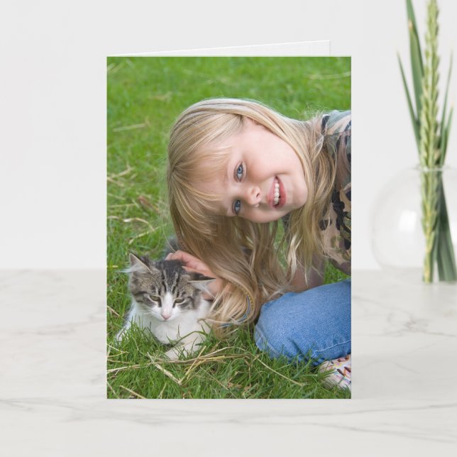 leende flicka med kattungar kort (Framsida)
