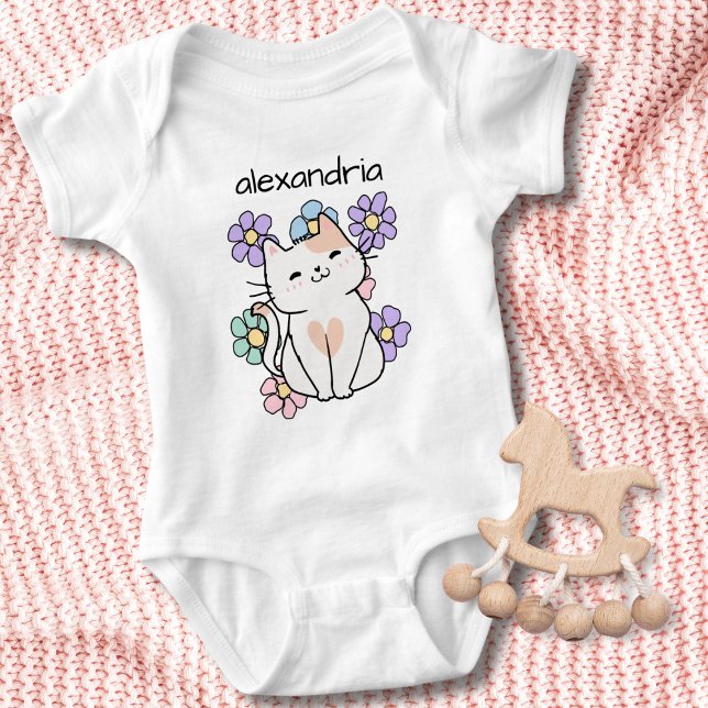 Leende katt med blommor monogram  t shirt (Skapare uppladdad)