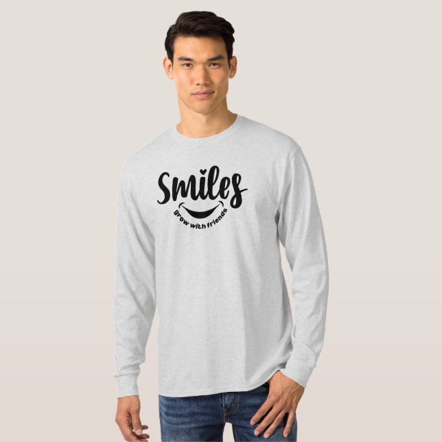 Leenden Växer Med Vänner T Shirt (Hel framsida)