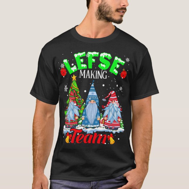 Lefse Skapar Team jul Gnomes Norska Lefse T Shirt (Framsida)