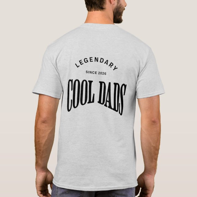 Legendariska Coola Pappor – Fet Typografisk Design T Shirt (Baksida)