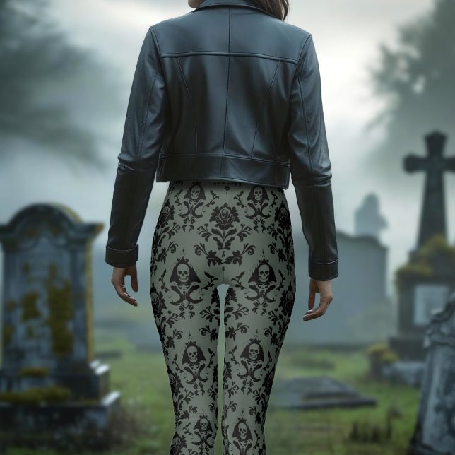 Leggings för Romantic Skull & Ro Damask (Dark and moody gothic skull and rose damask pattern leggings for times when you need them)