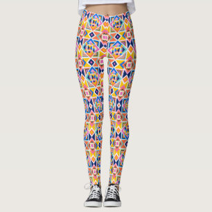 Leggings med ett livfullt geometriskt mönster