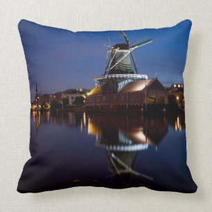 Leidschendam kvarn med reflektion nattetid kudde