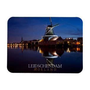 Leidschendam kvarn med reflektion nattetid magnet