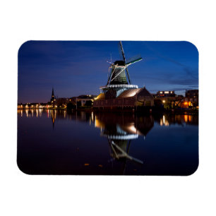 Leidschendam kvarn med reflektion nattetid magnet