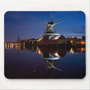 Leidschendam kvarn med reflektion nattetid musmatta
