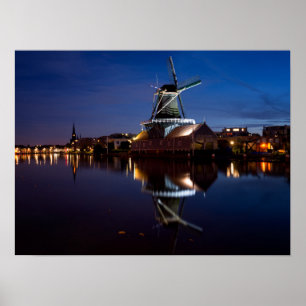 Leidschendam kvarn med reflektion nattetid poster
