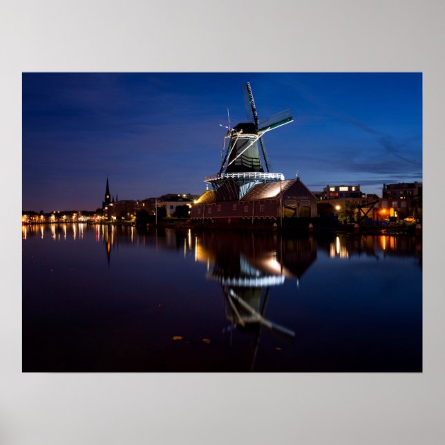 Leidschendam kvarn med reflexion nattetid poster (Framsidan)