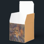 Lejon i rutan Gallery Square Gift Box Presentaskar<br><div class="desc">Jag vill inte tänka kom över en lejon om jag inte visste att jag var säker från dess vassa tänder och klo. Jag har gett den här en del färg.</div>