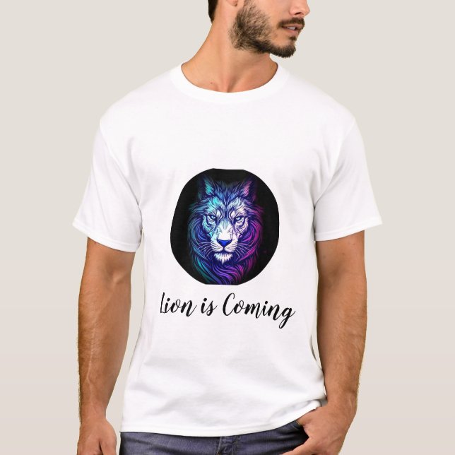 Lejon kommer t shirt (Framsida)