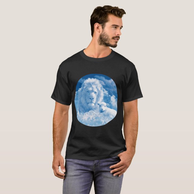 Lejon och lamm i molnen t shirt (Hel framsida)