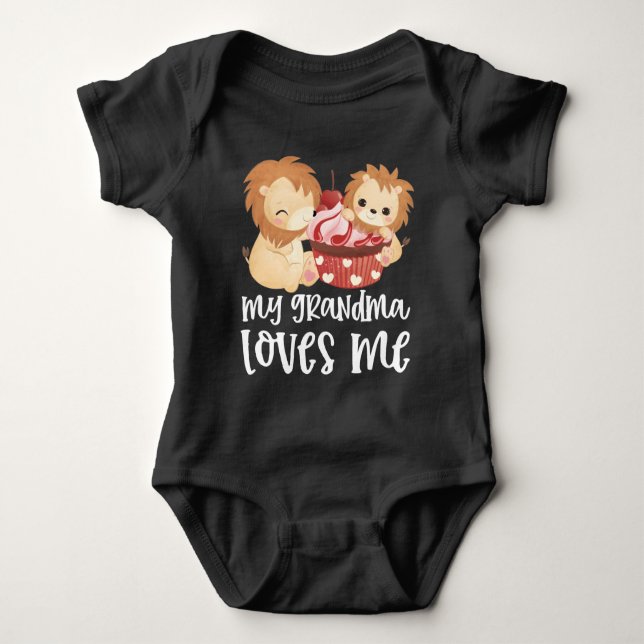 Lejon 🦁 Present till barnbarn - Mormor älskar mig T Shirt (Framsida)