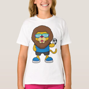 Lejon som fotbollsspelare med fotbollsspelare t shirt