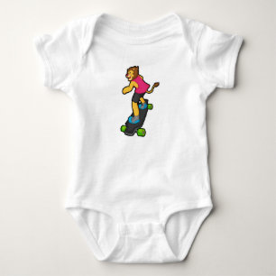 Lejon som Skateboarder med Skateboard T Shirt