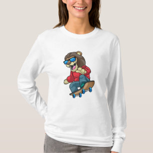 Lejon som Skater med Skateboard T Shirt
