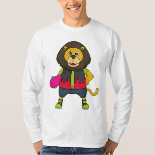 Lejon som Skater med Skateboard T Shirt