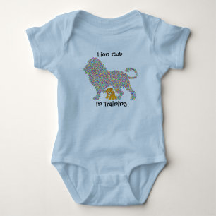 Lejon unge i utbildningsbaby t shirt