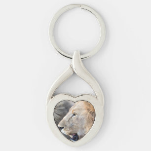 Lejona Porträtt Twisted Heart Silverfärgad Nyckelring