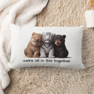 Lejona, tiger och Bear Unge Cuddling Best Friends Lumbarkudde