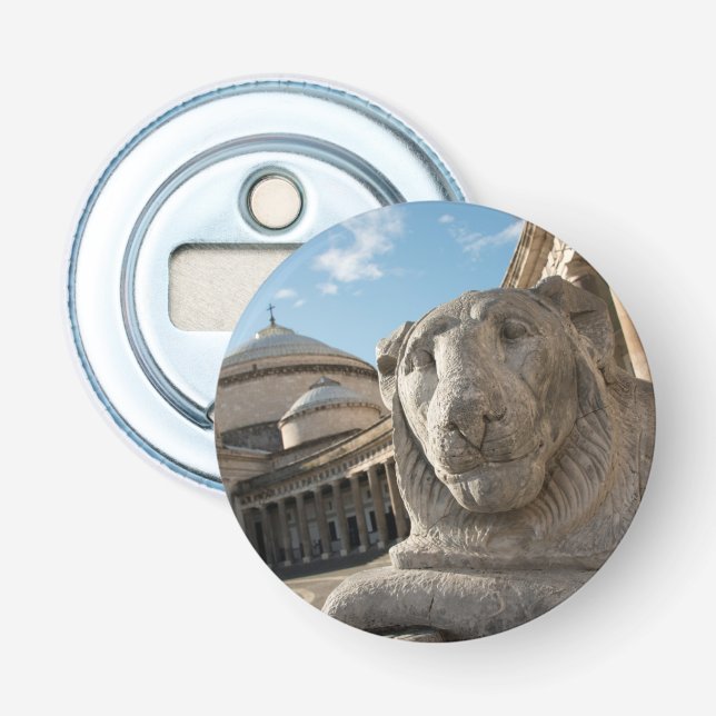 Lejonare staty framför San Francesco di Paola Flasköppnare (Framsidan)