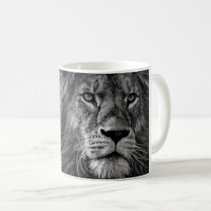 Lejont foto med svartvitt kaffemugg