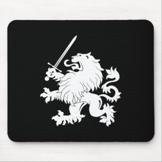 Lejont våldsamt med svärdheraldiken Mousepad Musmatta