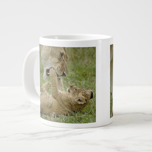Lejonunge leker jumbo mugg (Framsida vänster)