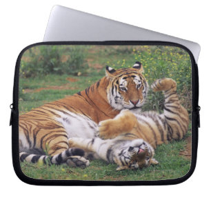 Leka för Bengal tigrar Laptop Sleeve