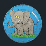 Lekande, roligt elefant med fågel på skräppost tec darttavla<br><div class="desc">Den här roligten har en snygg afrikansk elefant med en fågel på sin strunk i tecknad stil. Afrikans roligt!</div>