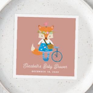 Lekande, roligt skogräv. Skogsdjursköljning Pappersservett