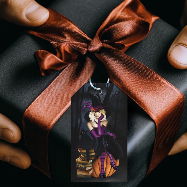 Lekfull Blond Häxa Pumpa Lila Fantasy Presentetikett (Skapare uppladdad)