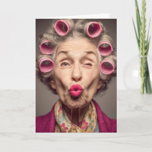 Lekfull glamour i rosa curlers kort