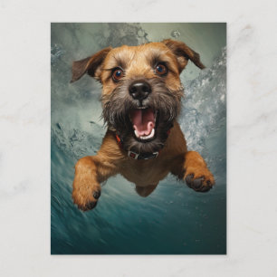 Lekfull hund som simmar under vattnet design vykort