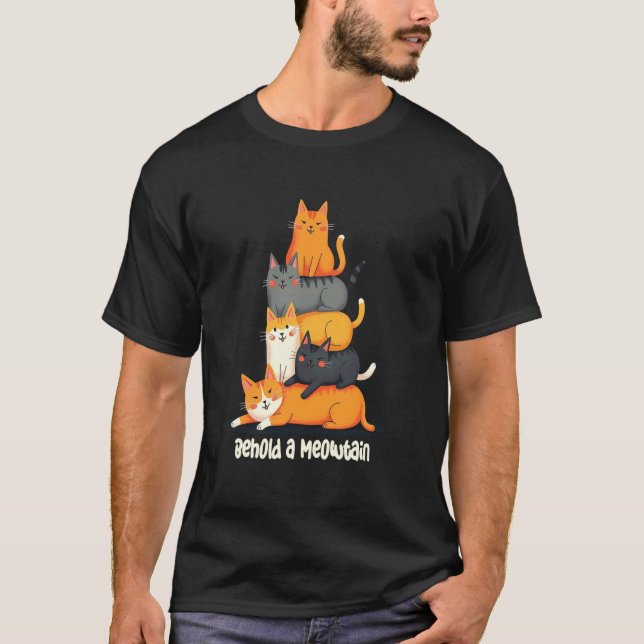 Lekfull Katt Meowtain Stack T Shirt (Framsida)