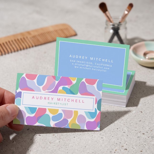 Lekfull Pastell Abstrakt Design Modern Geometri Visitkort (Simulated business cards on table)