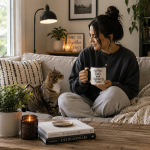 Lekfull svart handskriven typografi Katter Kaffe Mugg