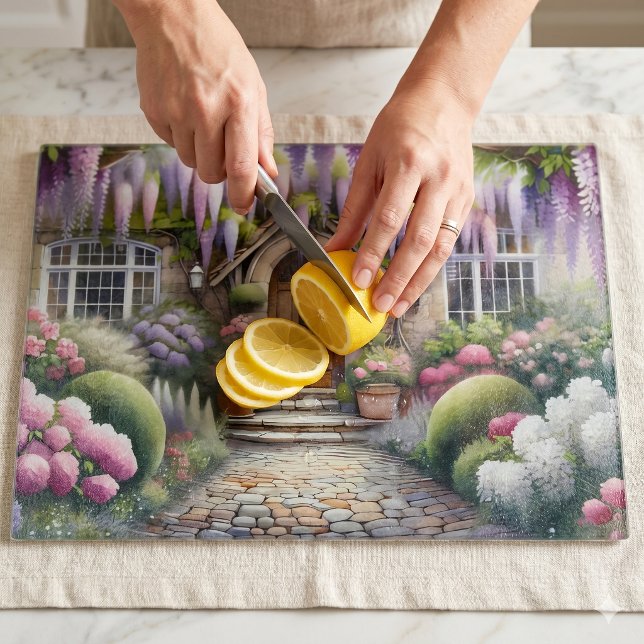 Lekfull trädgårdsstig för stugtomten (Whimsical Cottage Garden Pathway Cutting Board)