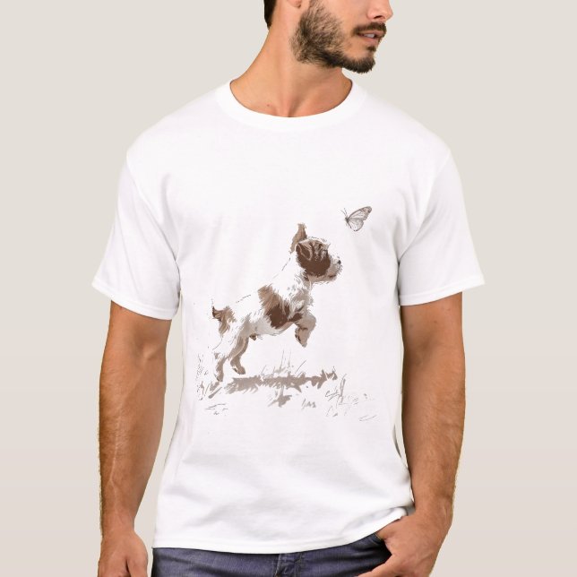 Lekfull Valp som Jagar en Fjäril – Minimalistisk T Shirt (Framsida)