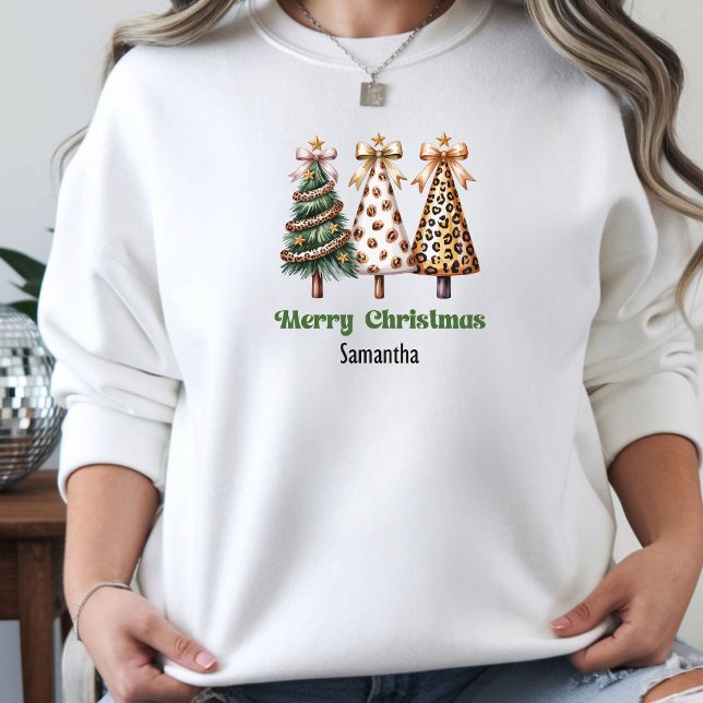 Lekfulla Leoparder Julgranar presentidé för kvinno T Shirt (Playful Leopard Christmas Trees gift idea women’s outfit)