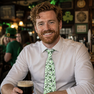 Lekfullt ljusgrönt Shamrock-hjärta Mönster Keltisk Slips